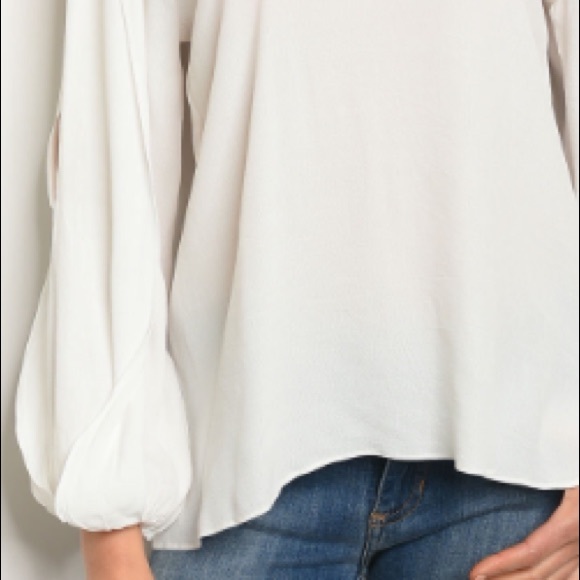 White long slit sleeve V-neck tunic blouse - Picture 4 of 5
